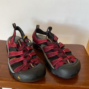 Women’s red Keen sandals 8-1/2